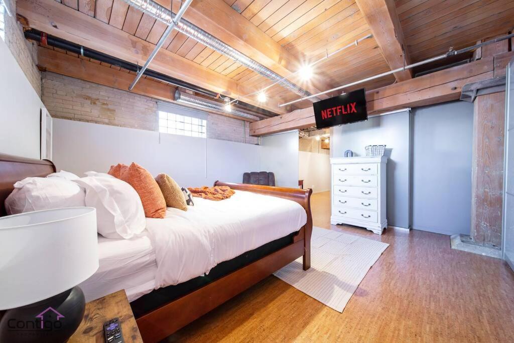 אדמונטון Historic Jd Loft, Near Ice District, Rogers Place, Ug Parking מראה חיצוני תמונה
