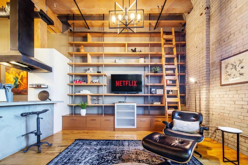 אדמונטון Historic Jd Loft, Near Ice District, Rogers Place, Ug Parking מראה חיצוני תמונה