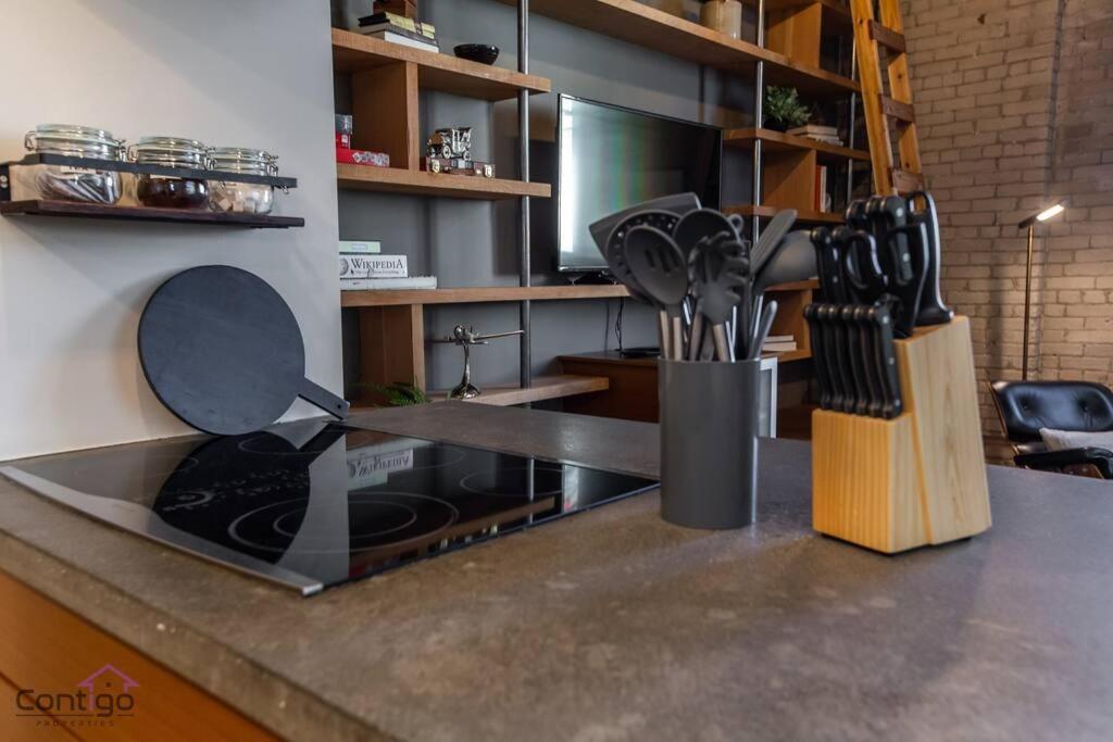 אדמונטון Historic Jd Loft, Near Ice District, Rogers Place, Ug Parking מראה חיצוני תמונה