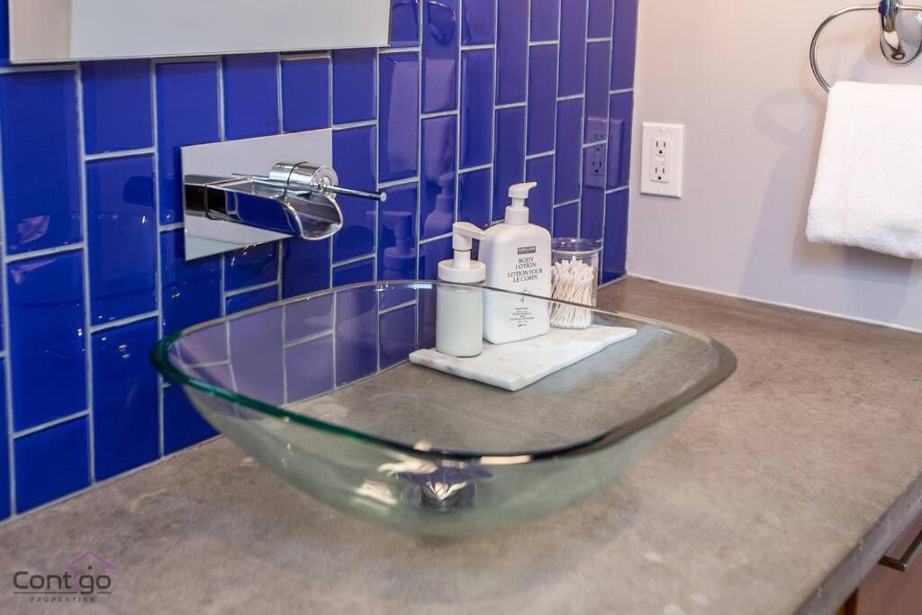 אדמונטון Historic Jd Loft, Near Ice District, Rogers Place, Ug Parking מראה חיצוני תמונה
