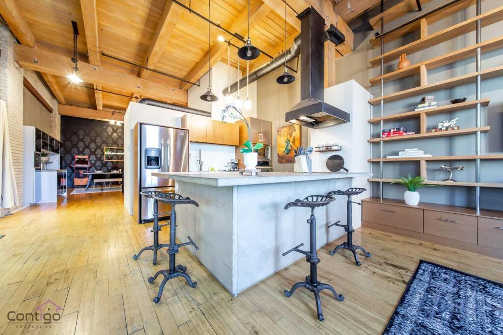 אדמונטון Historic Jd Loft, Near Ice District, Rogers Place, Ug Parking מראה חיצוני תמונה